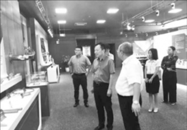 上海卓然工程技术股份有限公司 莅临公司商务考察公司展示室并对产品实物进行了介绍